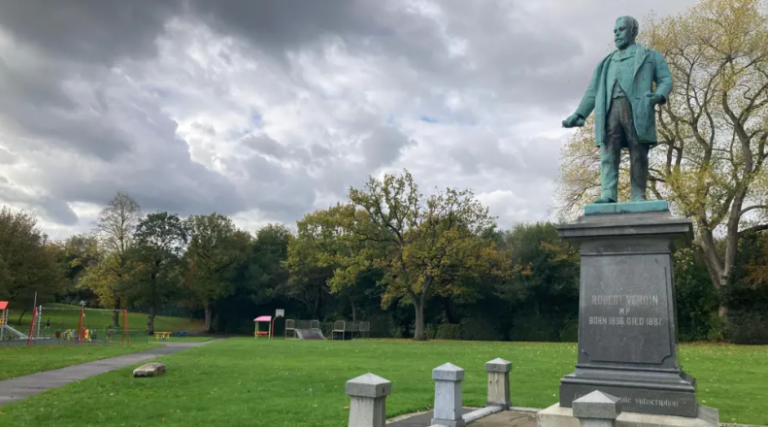 1300 residents oppose new car park plans