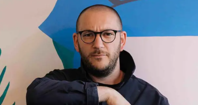 Altrincham Bar Owner Defends Ban on Solo Drinkers